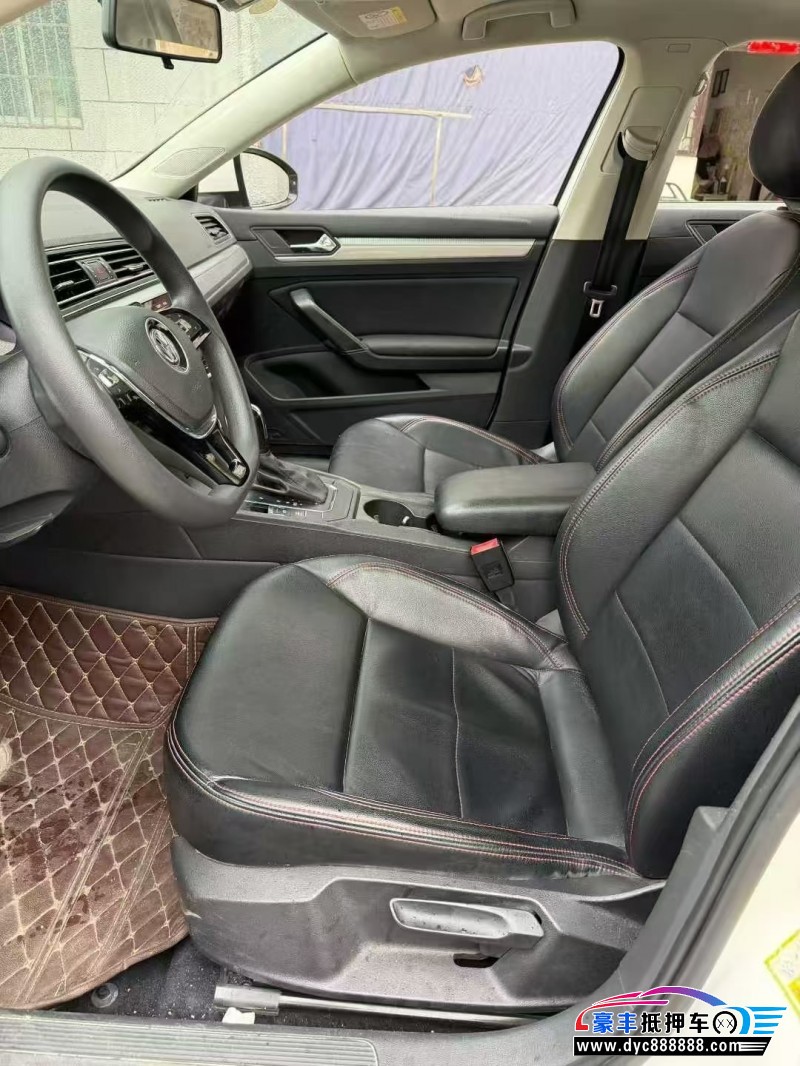 21年大众凌渡轿车抵押车出售