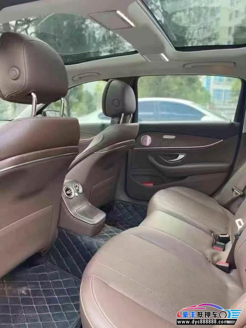 22年奔驰E轿车抵押车出售