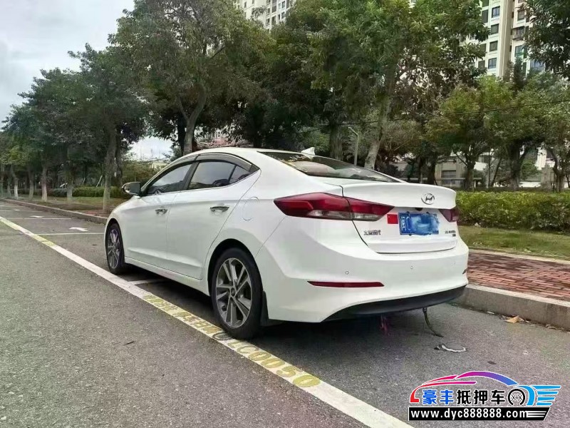 16年现代领动轿车抵押车出售