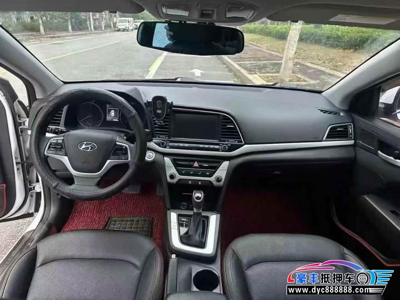 16年现代领动轿车抵押车出售