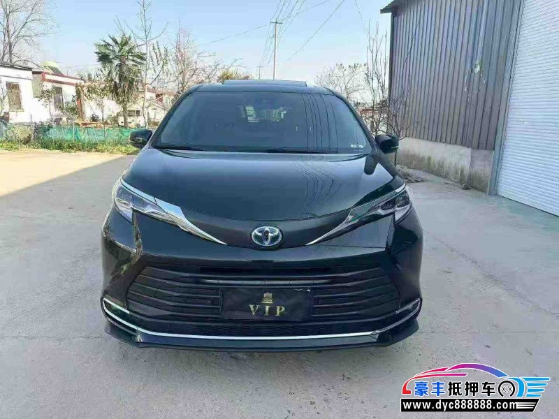 抵押车出售23年丰田塞纳轿车