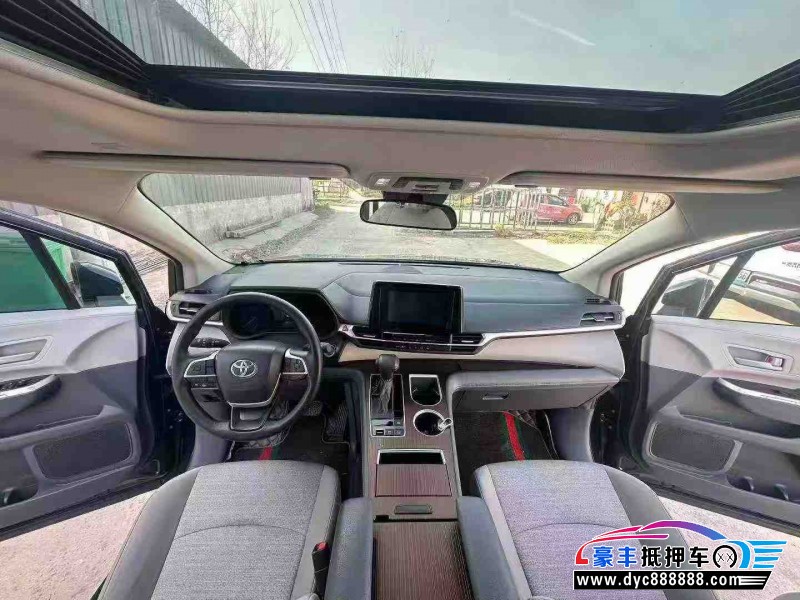 23年丰田塞纳轿车抵押车出售