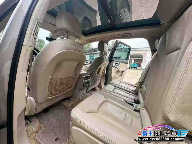 17年奥迪Q7轿车抵押车出售