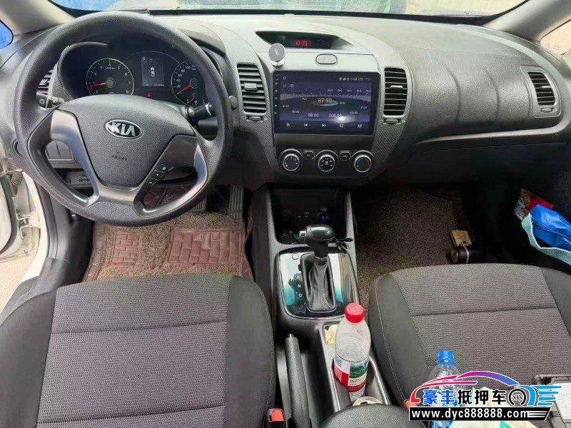 17年起亚K3轿车抵押车出售