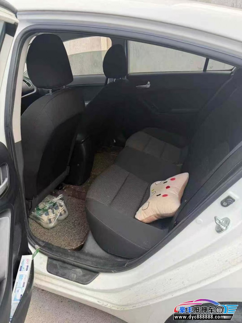 17年起亚K3轿车抵押车出售