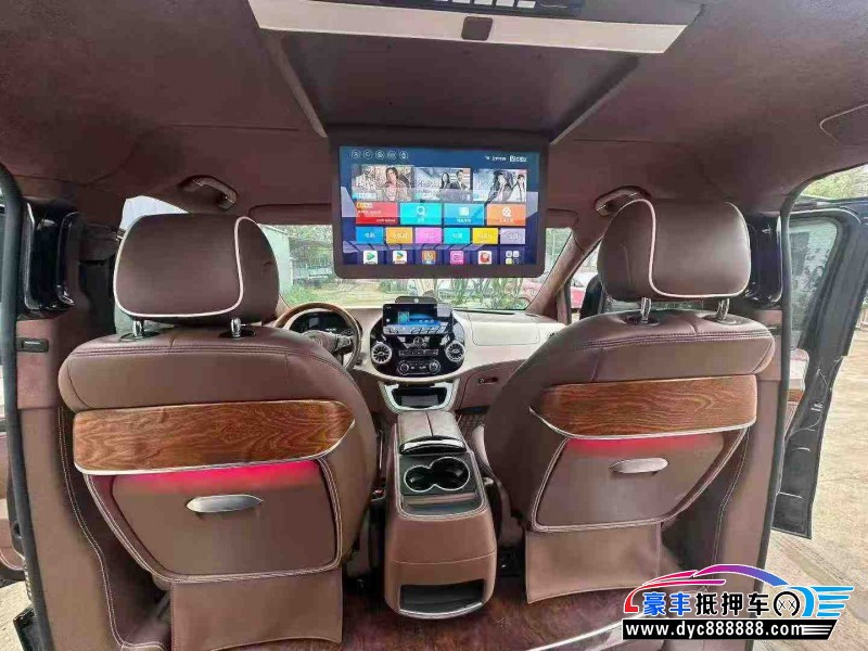 21年奔驰威霆轿车抵押车出售