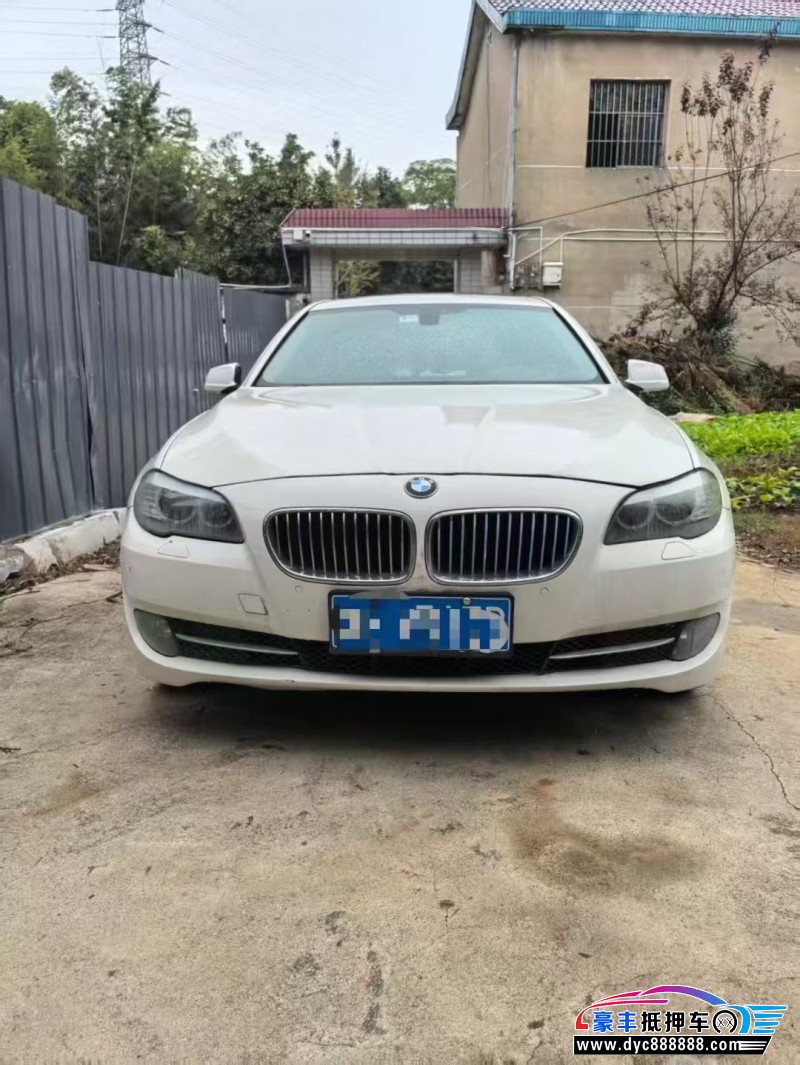 抵押车出售13年宝马5系轿车