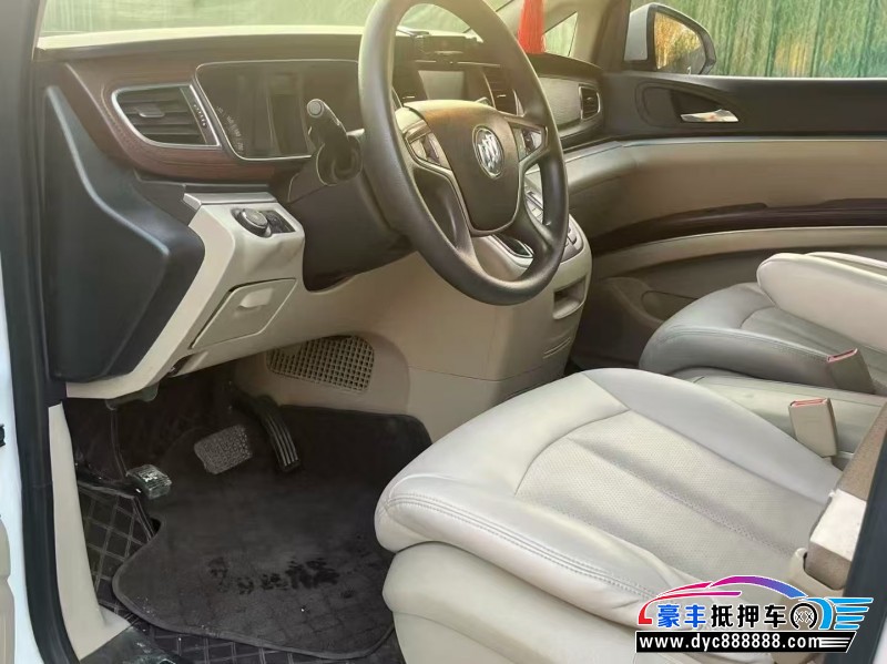 18年别克GL8轿车抵押车出售