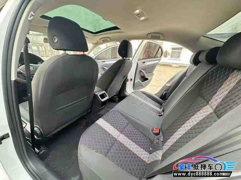 20年大众凌渡轿车抵押车出售