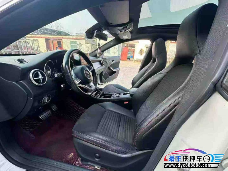 15年奔驰CLA轿车抵押车出售