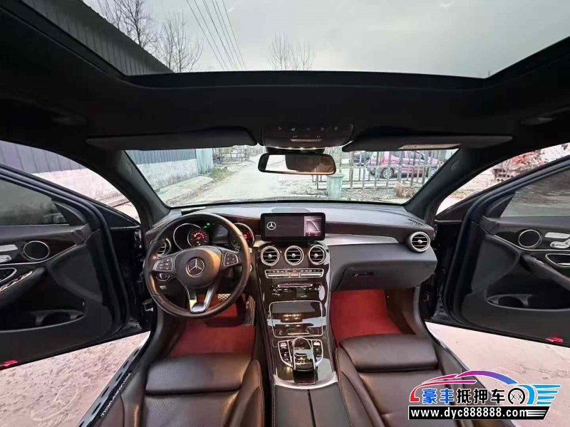 19年奔驰GLC轿车抵押车出售