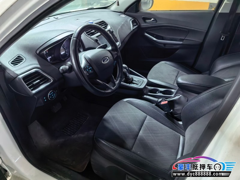 19年福特福睿斯轿车抵押车出售