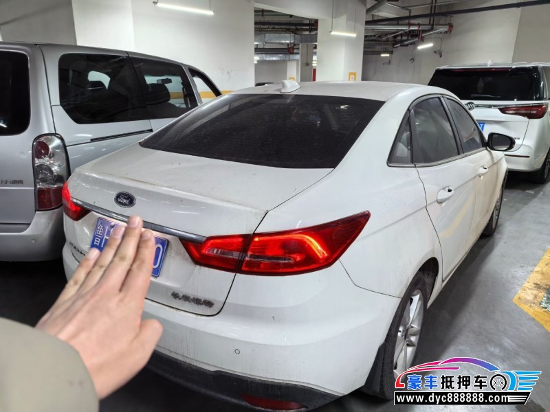 19年福特福睿斯轿车抵押车出售