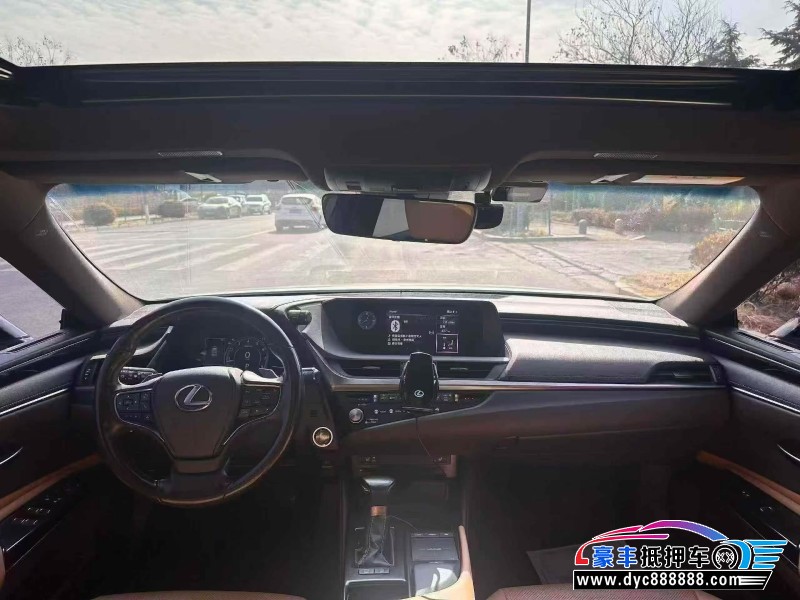 21年雷克萨斯ES轿车抵押车出售