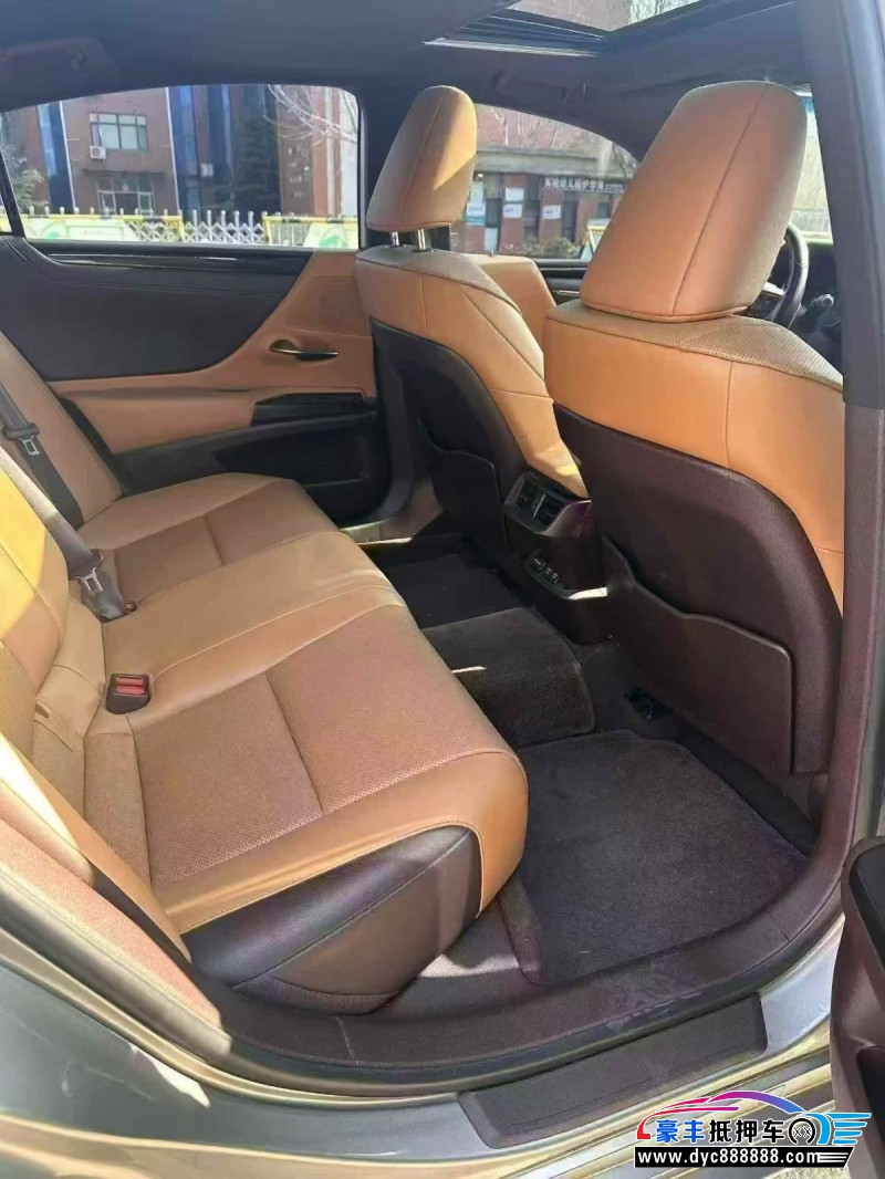 21年雷克萨斯ES轿车抵押车出售