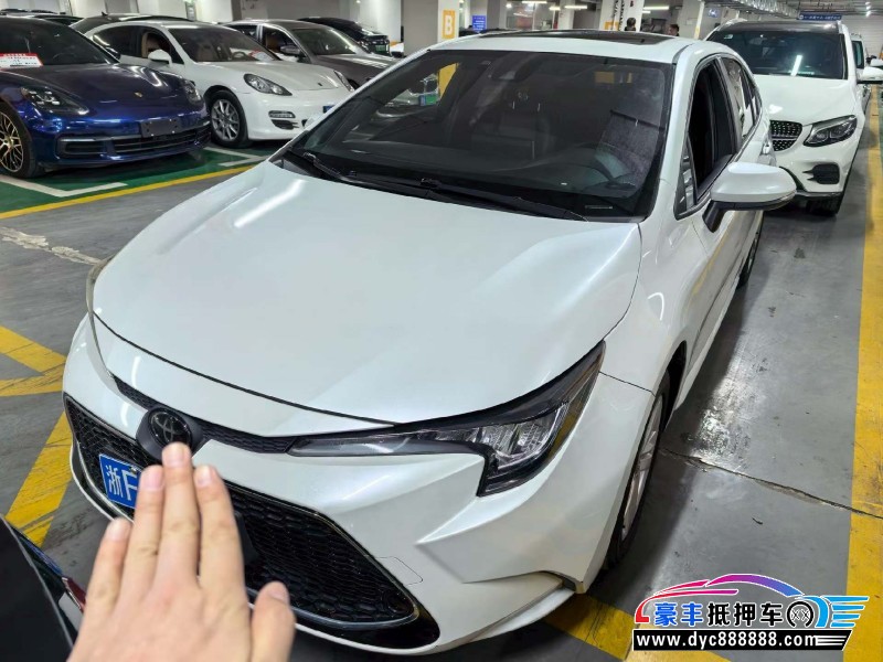 抵押车出售21年丰田雷凌轿车