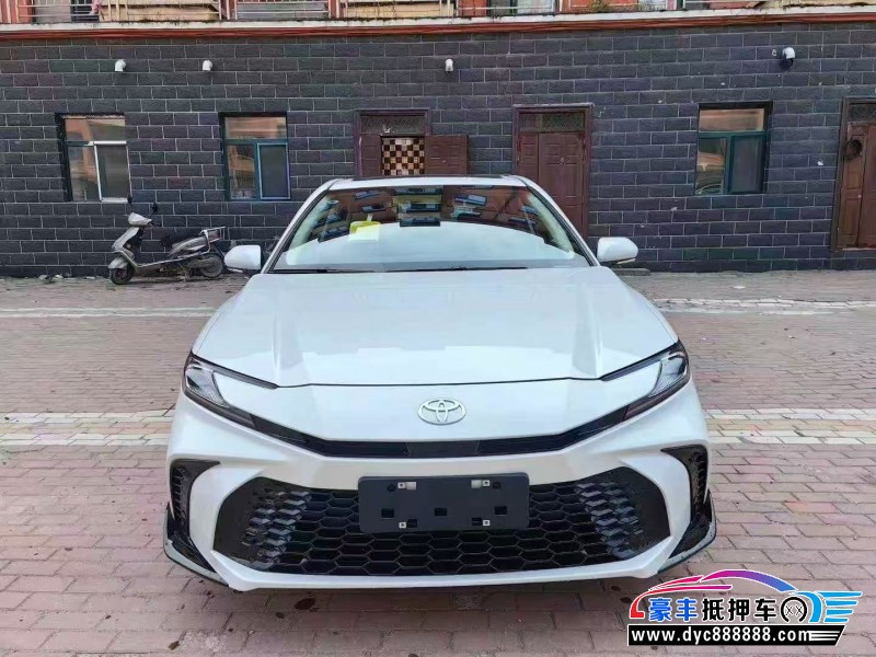 25年丰田凯美瑞轿车