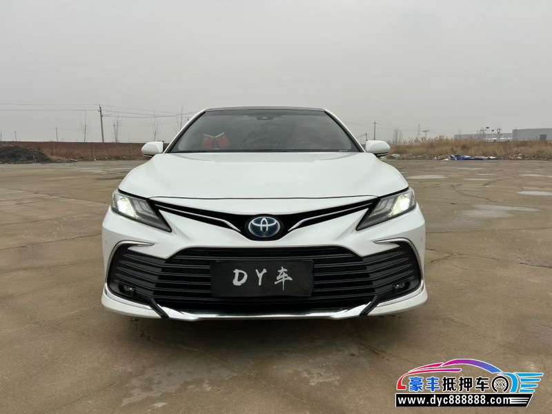 抵押车出售24年丰田凯美瑞轿车