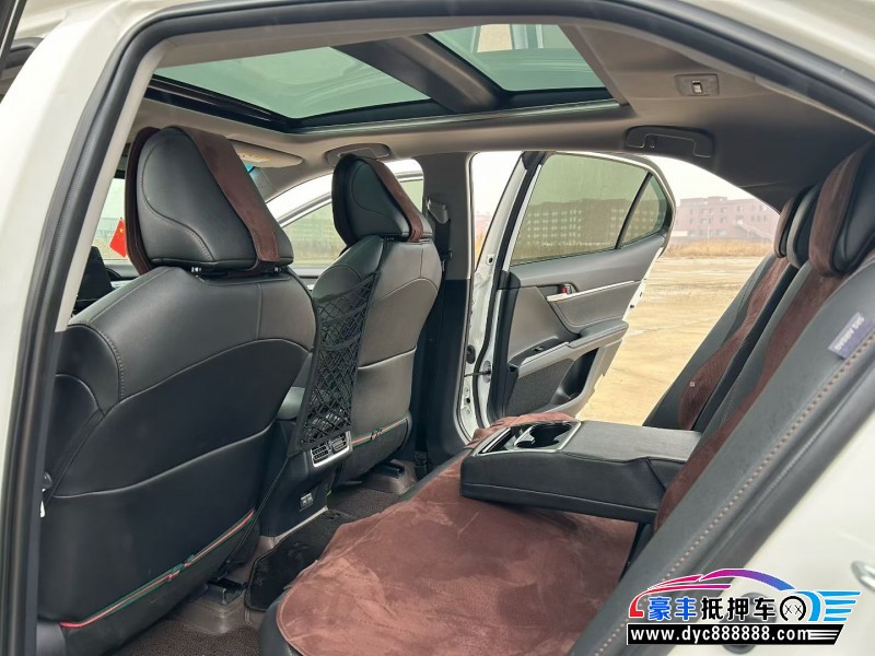 24年丰田凯美瑞轿车抵押车出售