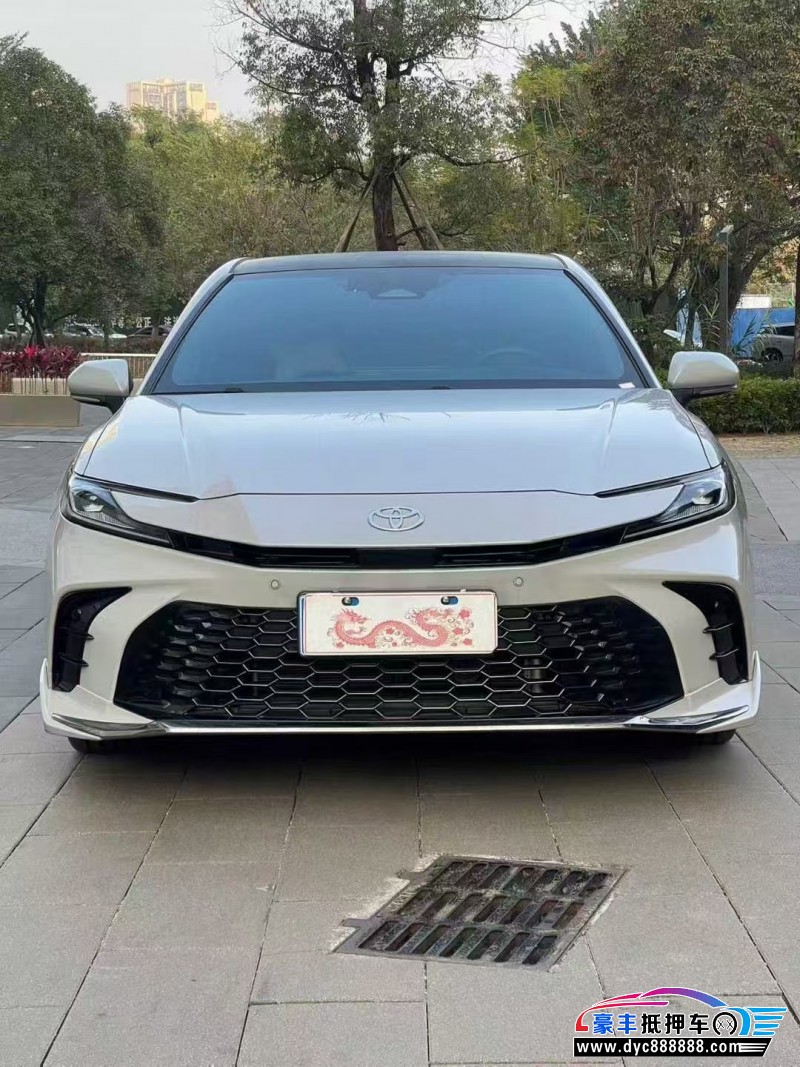 抵押车出售24年丰田凯美瑞轿车