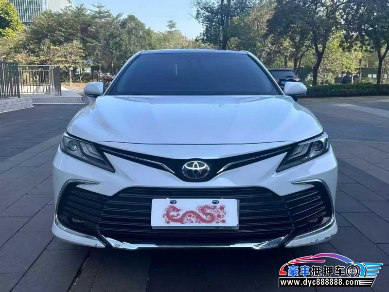 抵押车出售24年丰田凯美瑞轿车