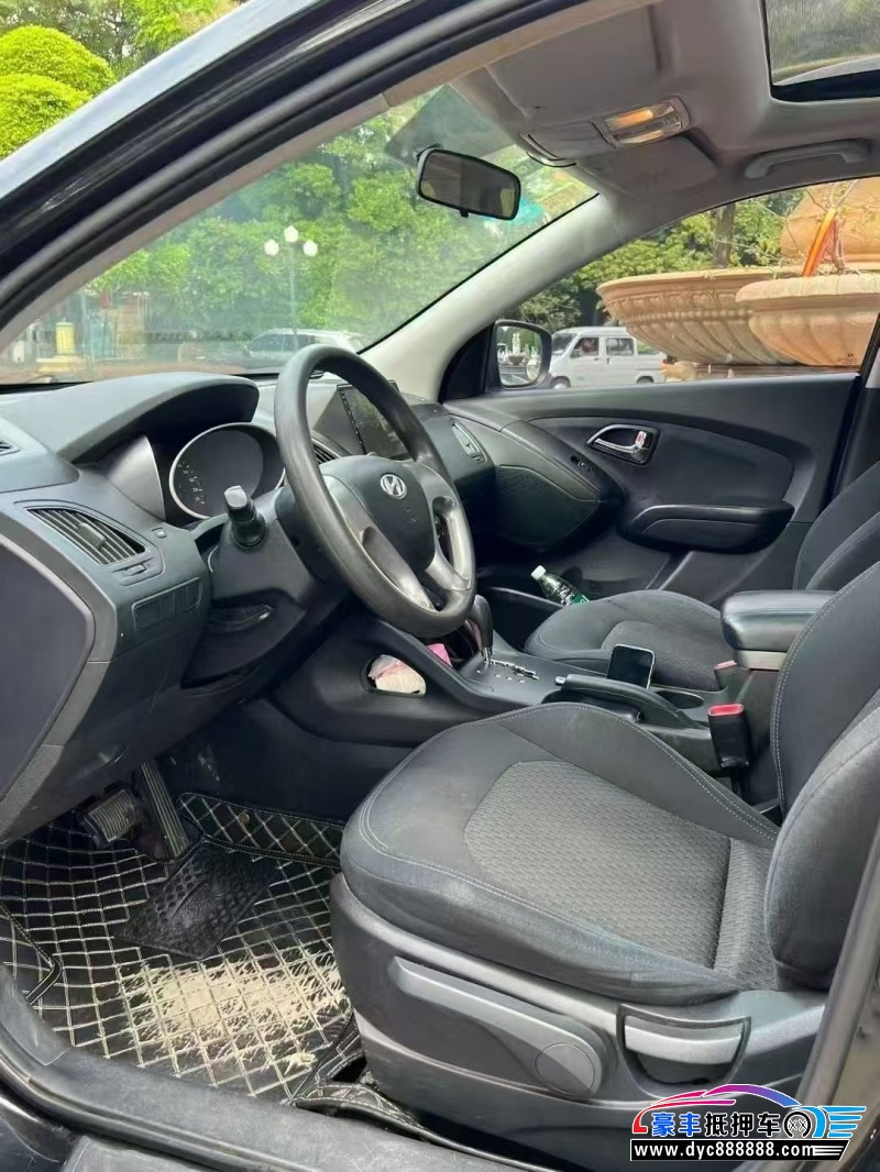 15年现代ix35轿车抵押车出售