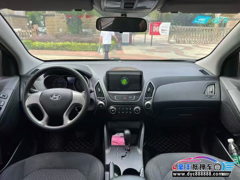 15年现代ix35轿车抵押车出售