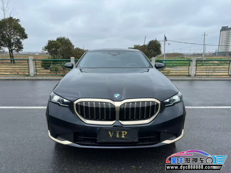 25年宝马5系轿车抵押车出售