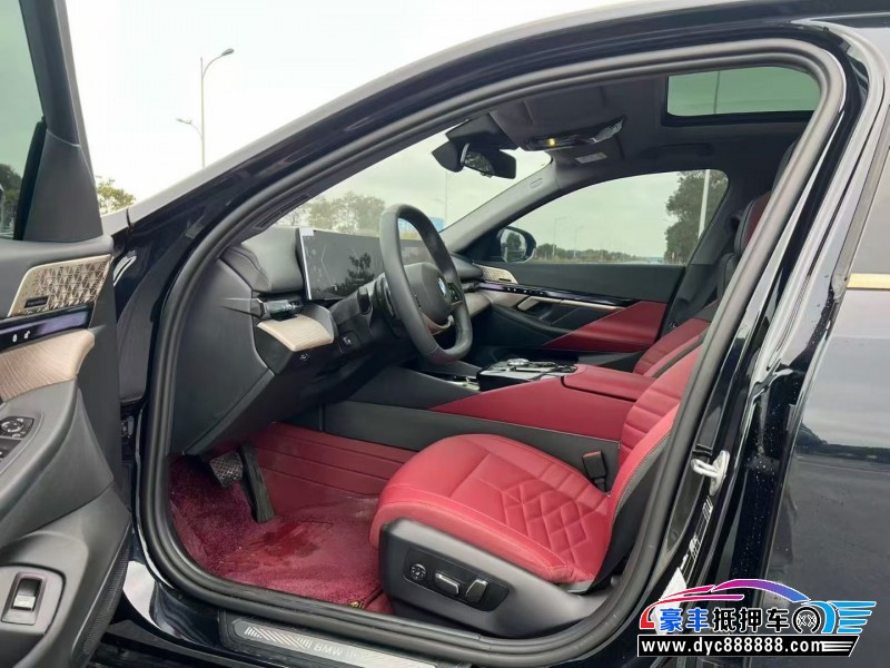 25年宝马5系轿车抵押车出售