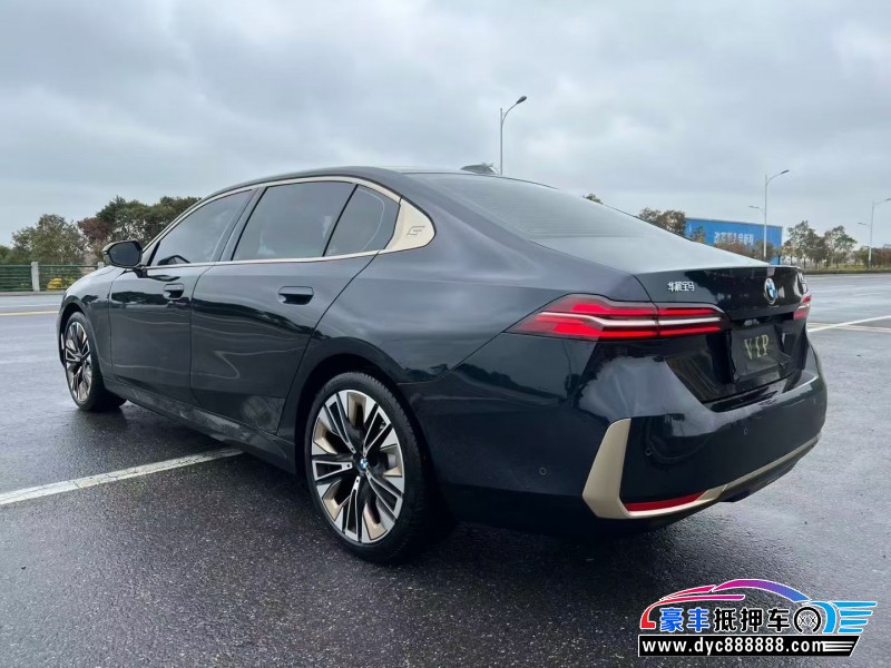 25年宝马5系轿车抵押车出售