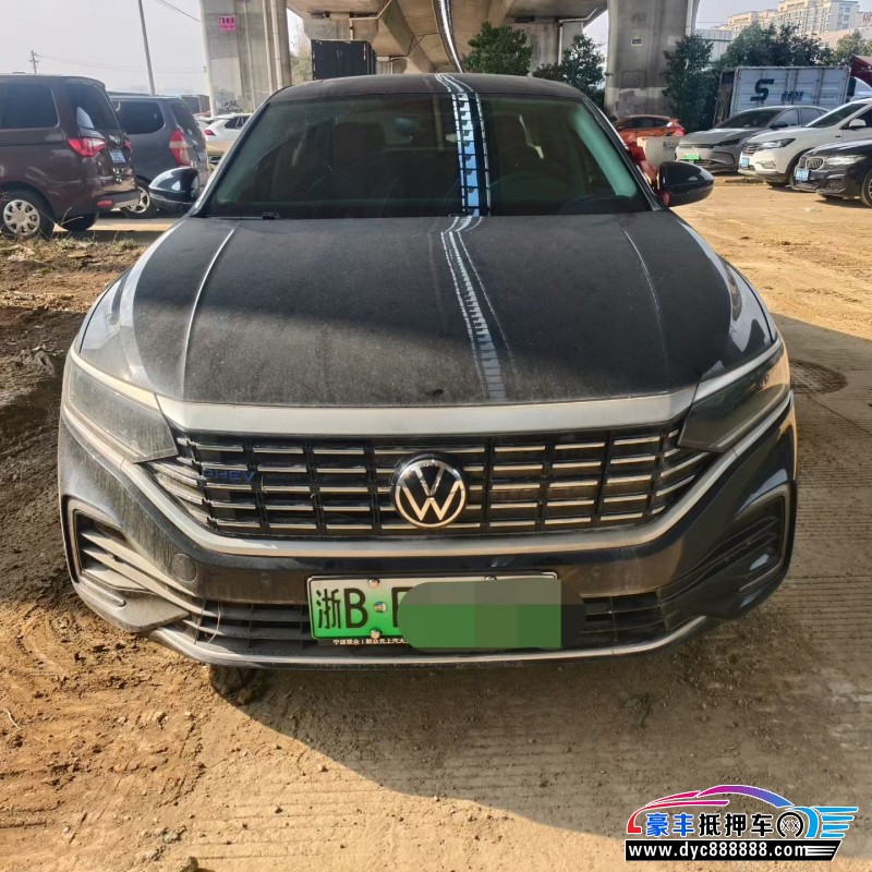 抵押车出售24年大众帕萨特轿车