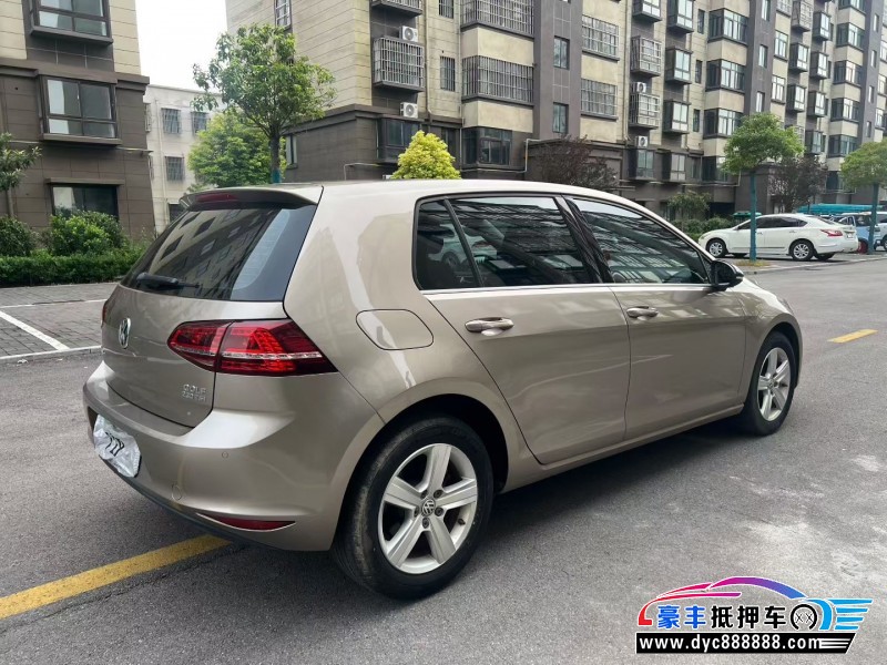 17年大众高尔夫轿车抵押车出售