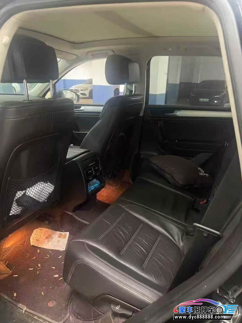 18年大众途锐轿车抵押车出售