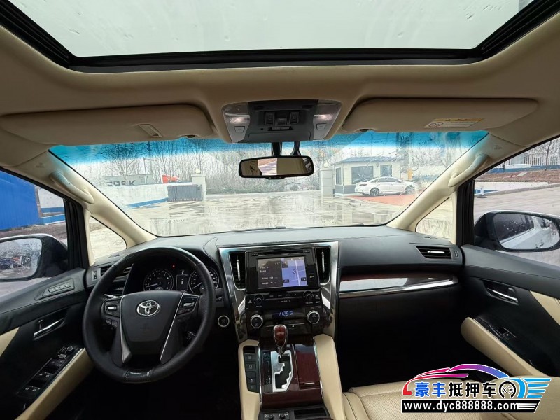 17年丰田埃尔法轿车抵押车出售