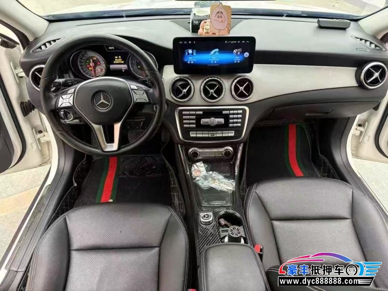 15年奔驰GLA轿车抵押车出售