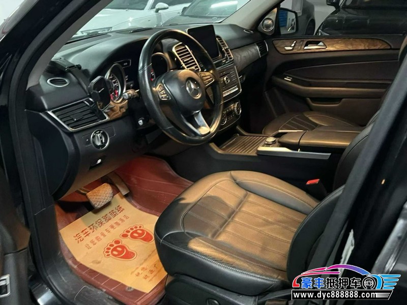 16年奔驰GLE轿车抵押车出售