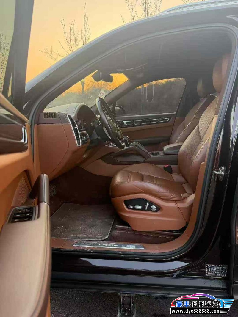 21年保时捷卡宴SUV抵押车出售