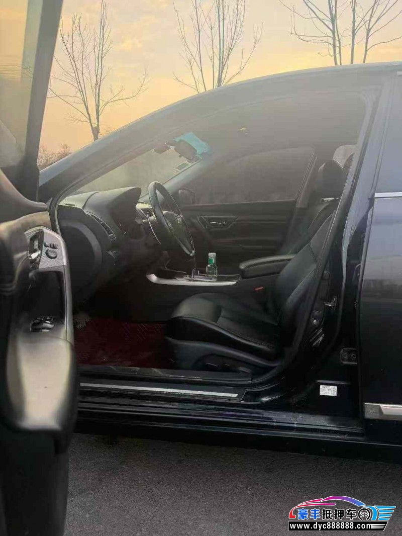 14年日产天籁轿车抵押车出售