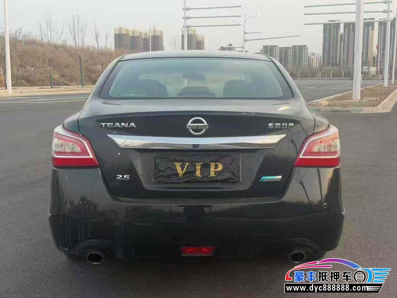 14年日产天籁轿车抵押车出售