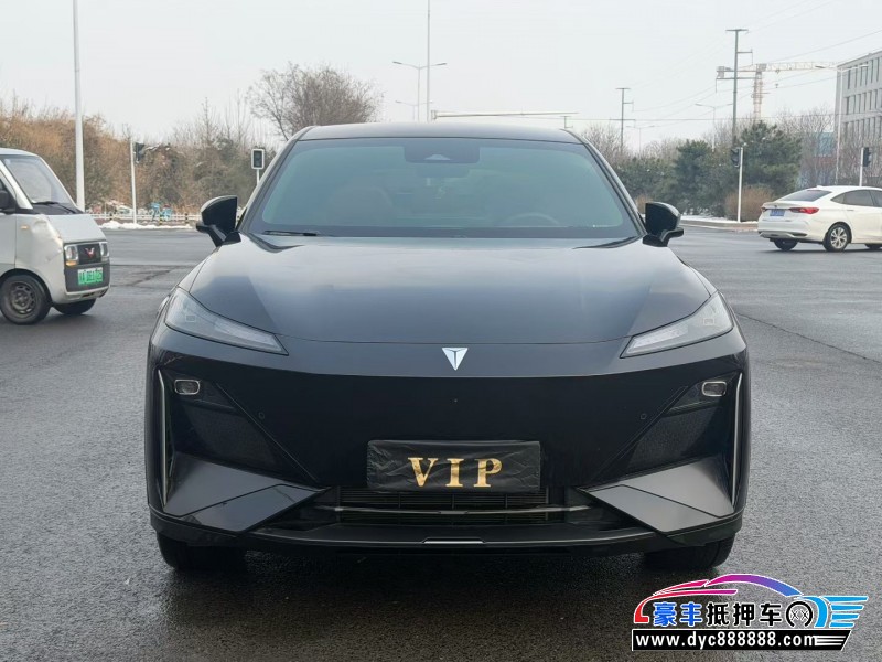 抵押车出售25年长安深蓝S07轿车