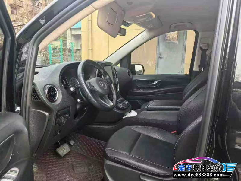 21年奔驰威霆轿车抵押车出售