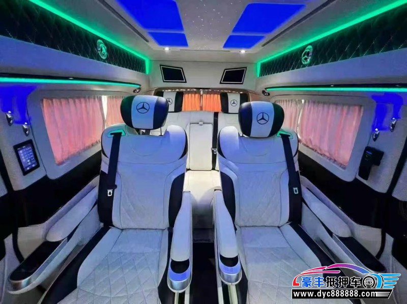 19年奔驰威霆轿车抵押车出售