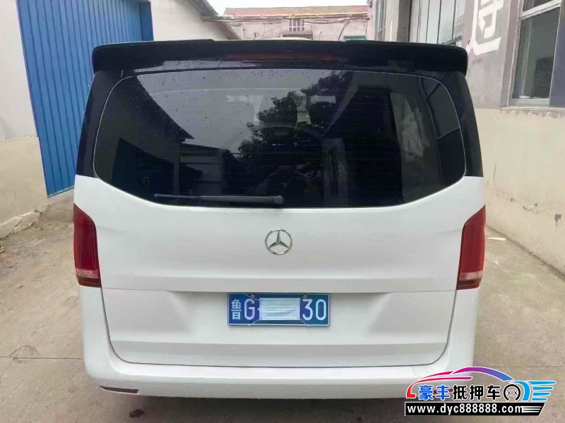 17年奔驰威霆轿车抵押车出售