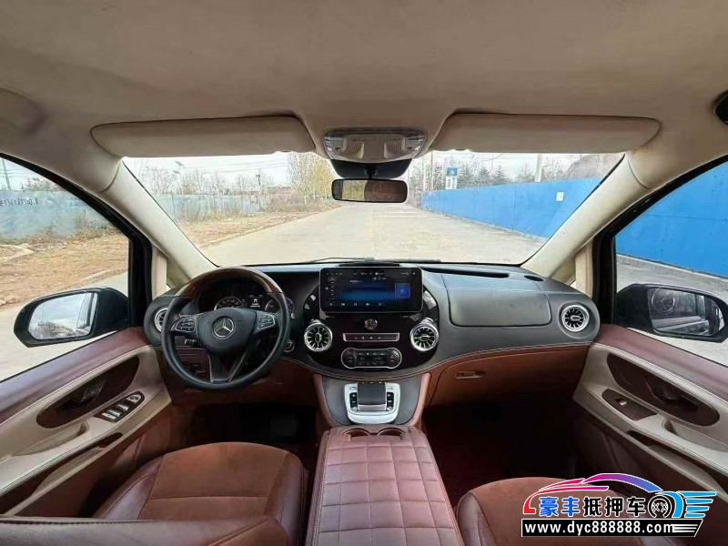 18年奔驰威霆轿车抵押车出售