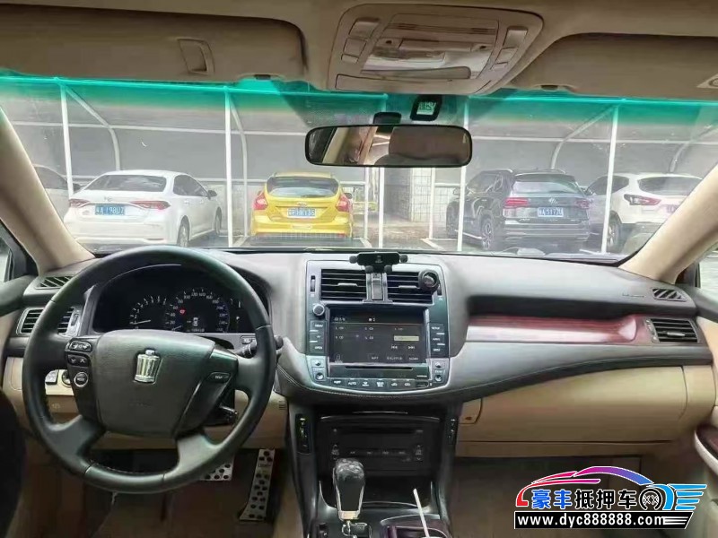 12年丰田皇冠轿车抵押车出售