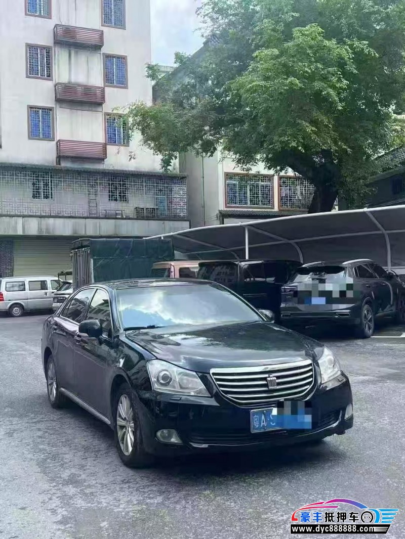 12年丰田皇冠轿车抵押车出售