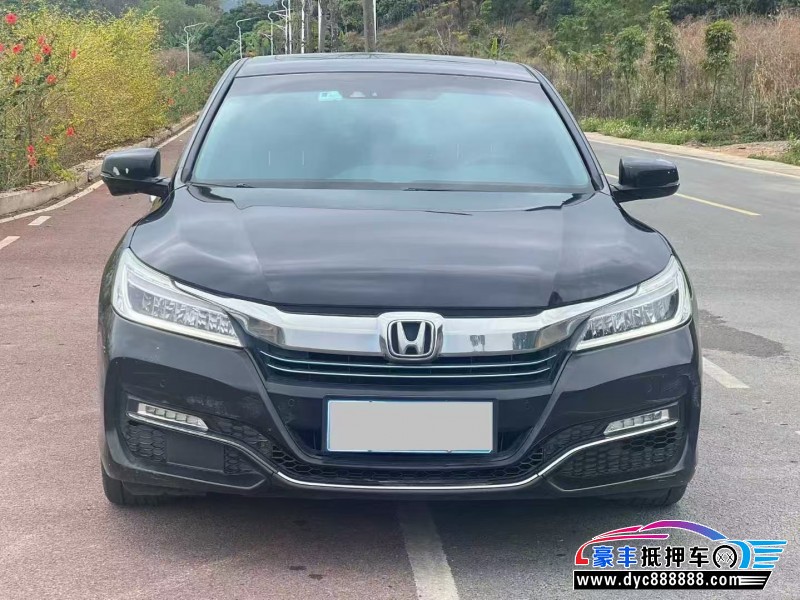 抵押车出售17年本田雅阁轿车