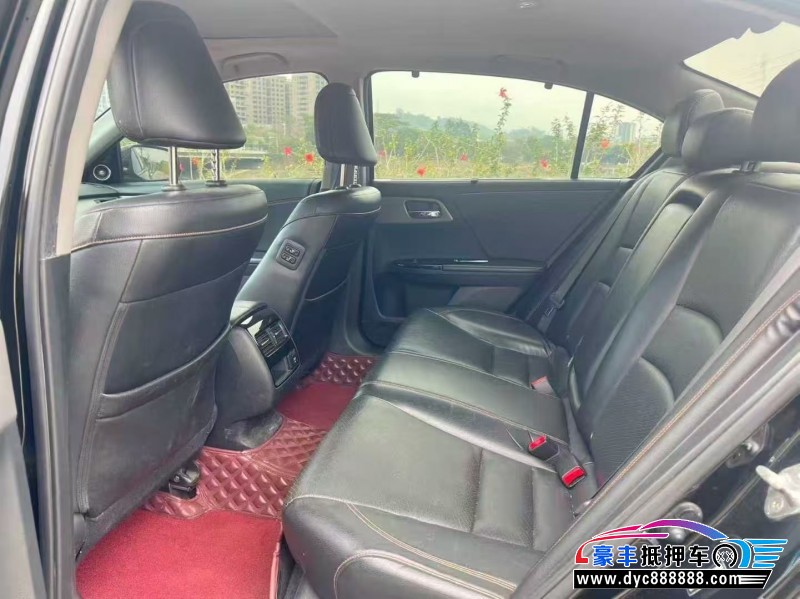 17年本田雅阁轿车抵押车出售