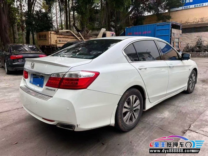 15年本田雅阁轿车抵押车出售