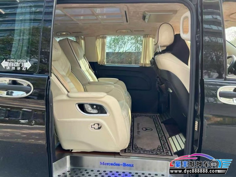 19年奔驰威霆轿车抵押车出售